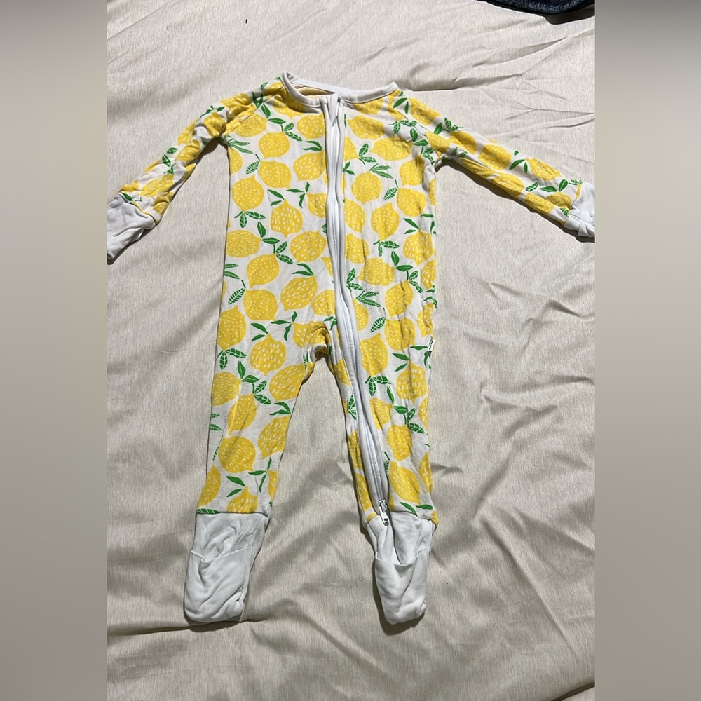Little sleepies, 0-3 months sleeper - lemons print